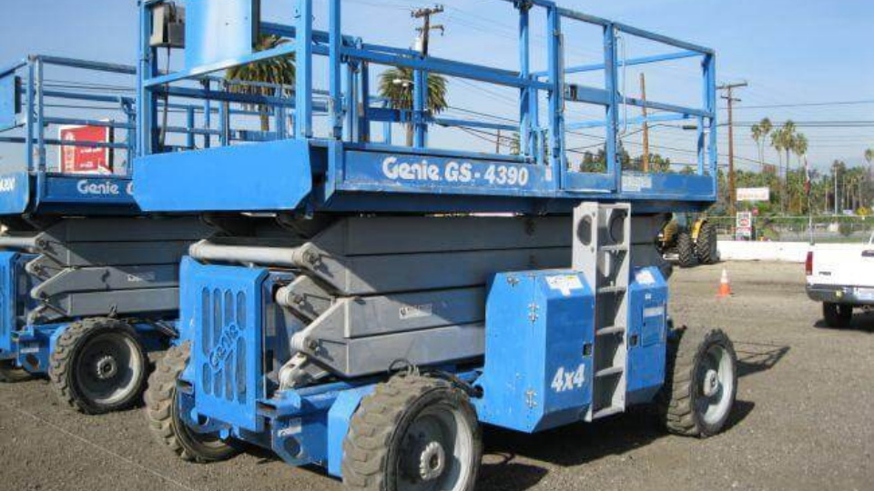 gonen-manlift
